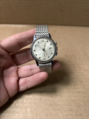 罕见复古 Helbros 闹钟日历手动上发条男士腕表 — 第 1/4 张图片