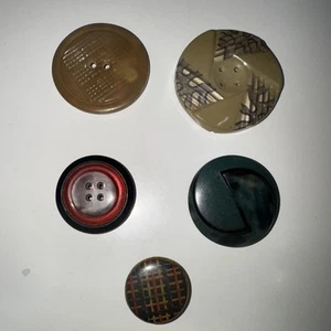 5 x Celluloid/mixe tin back Buttons largest 4cm diameter -VGC - Bild 1 von 13