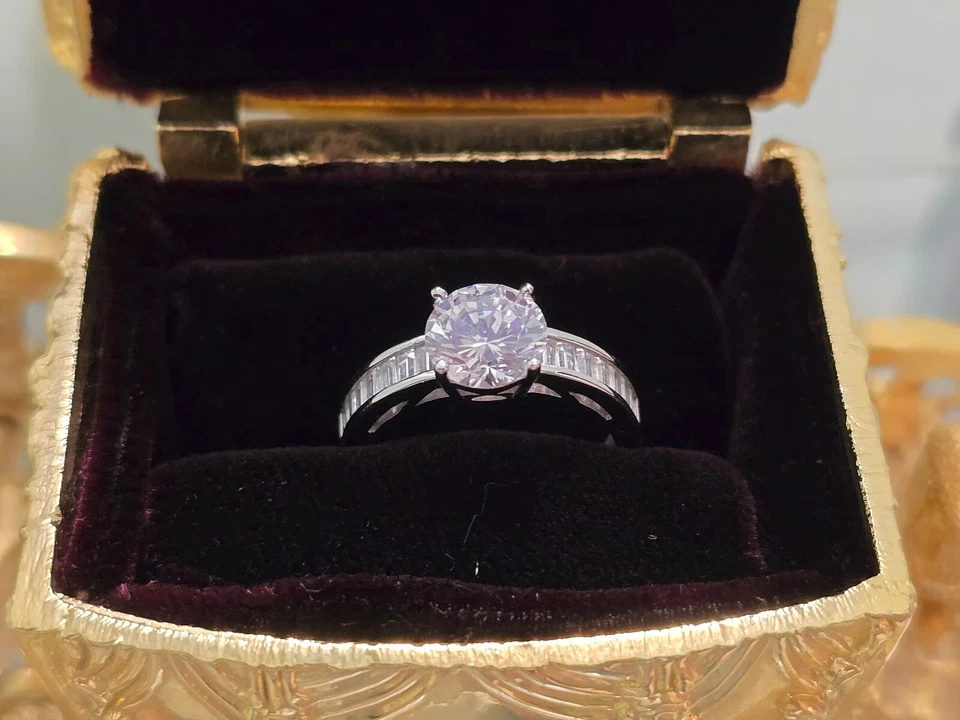 Обручальное кольцо-солитер Diamonique из чистого серебра круглой огранки - размер 7 - Изображение 1 из 4