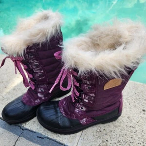 Mädchen lila Sorel Tofino Kunstfell Schneestiefel.  Größe 4  - Bild 1 von 5