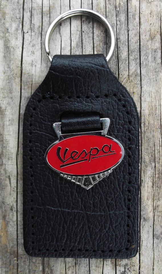 LLAVERO VESPA CLÁSICO SCOOTER, ROJO. LLAVERO CUERO NEGRO. Foto 1 de 1