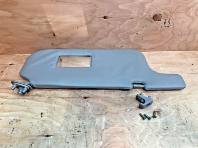 1996-2000 Toyota RAV4 Passenger Right Side Sun Visor Gray Vinyl OEM Foto 1 de 3