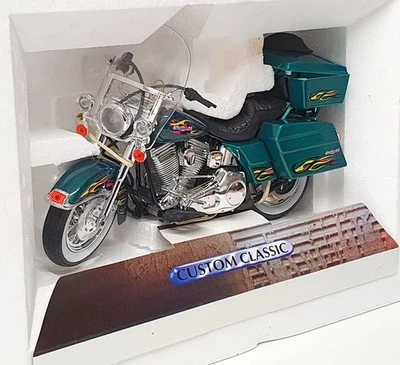 Guiloy 1/10 Scale 17507 - Custom Classic Special Motorcycle - Green - Image 1 of 4