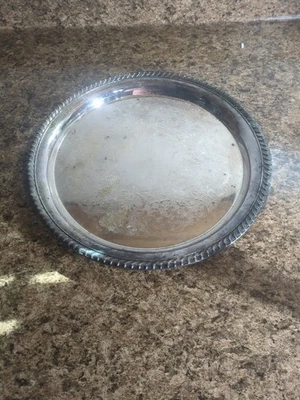 Wm Rogers #870 Eagle Star 圆形镀银托盘 10 1/4 英寸宽 — 第 1/2 张图片