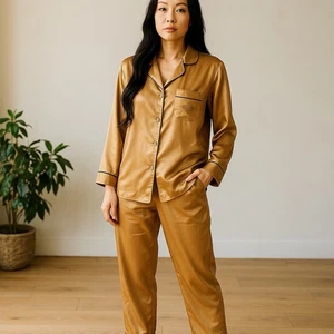 Pijama para mujer Sophie by Delicates "Liquid Gold" sensación sedosa S-M buen estado - Imagen 1 de 8