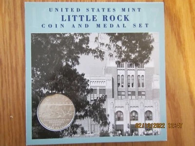 $ 2007 US Mint Little Rock High School BU Silver Dollar & Medal Set LR3 - Image 1 of 4