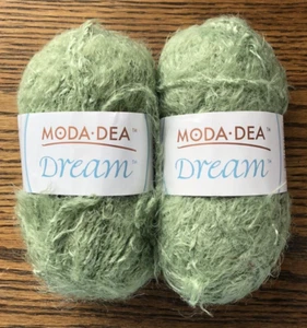Lot of 2 Balls of Moda Dea DREAM Yarn in Leaf Green (3660) 50g /93yds each - Picture 1 of 5