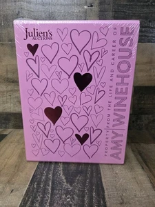 Julien's Auction Property The Life Career Of Amy Winehouse Catalog 2021 Sealed - Picture 1 of 6