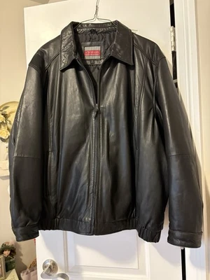 Abrigo Hombre Cuero Negro 4XL Excelente Estado. Usado dos veces. Foto 1 de 4