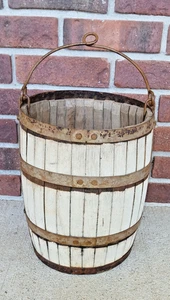 Antiker Holz gefasst Fass Eimer mit alter weißer Farbe - Bild 1 von 12