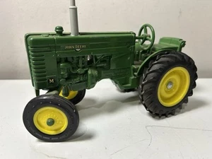 Vtg 80s Ertl 1/16 John Deere model M w/frontend diecast tractor green/yellow - Picture 1 of 5