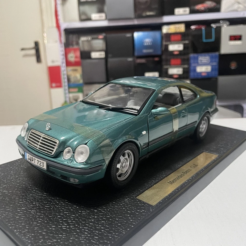 Anson 1:18 Mercedes Benz CLK320 W208 Coupe hardtop sports car model green  - Image 1 of 4