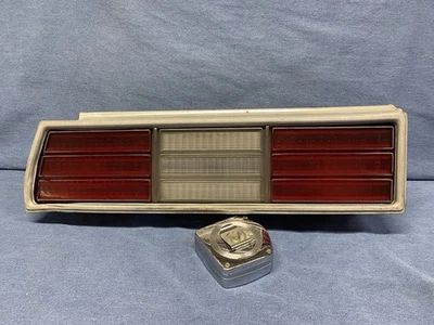 Luz trasera izquierda Chevy Impala 1978 con buen bisel Foto 1 de 4