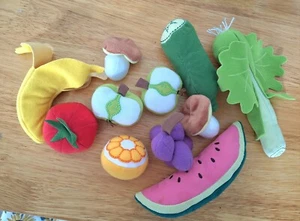 Vintage Felt 10 Piece Soft Fabric Play Pretend Food, Fruit and Vegetable - Picture 1 of 3
