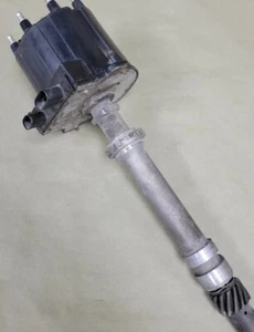 1985-92 GM Chevy Camaro Firebird Distributor 350/5.7 V8 1103698 OEM GM - Picture 1 of 9