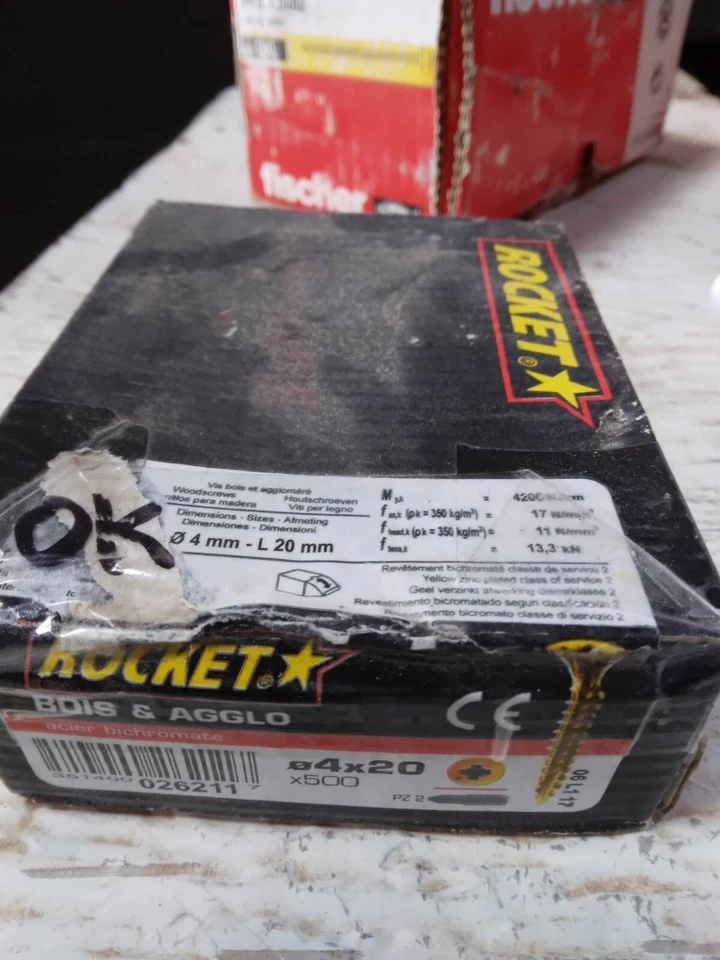 vis à bois 4x20 les 500 pièces - Photo 1/1