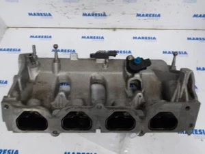 Colector de admisión Renault Megane III Grandtour KZ 8200797439 P18800687 - Imagen 1 de 10