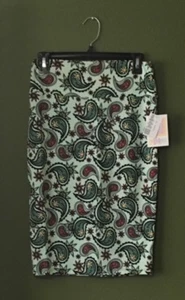 NWT ~ LuLaRoe Cassie ~ XS ~ MINT GREEN ~ RED GREEN BLACK PAISLEY ~ Hard to Find - Picture 1 of 1