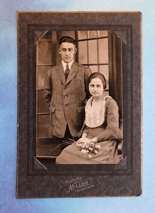 found photograph 1930s Young Couple portrait photo B&W paper mat frame - Picture 1 of 2