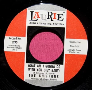THE CHIFFONS - What Am I Gonna Do / Strange Feelin' - clean 45 rpm - Laurie 3275 - Picture 1 of 2