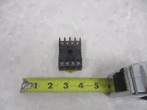 OMRON PF085A, RELAY SOCKET, 8 PIN, T1605 - Picture 1 of 3