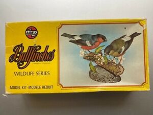 Airfix wildlife series Bullfinches model kit number 03830