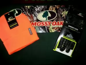 2 PC MOSSY OAK INSULATED BLAZE/ORANGE WATCH CAP W/ MOSSY OAK ECLIPSE CAMO GLOVE - Picture 1 of 6