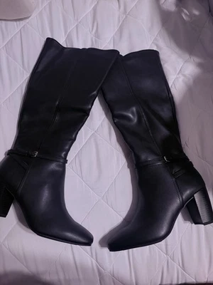 Mujer Cuero Foto 1 de 3