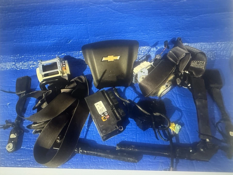 Chevrolet Silverado 1500 2017-2018 rueda del conductor y airbag y cinturones de seguridad Foto 1 de 3