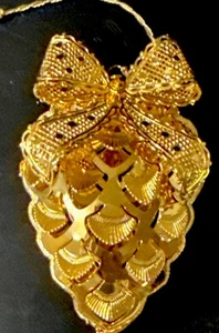 Danbury Mint ~ PINE CONE   1998 Ornament - 23kt Gold - Picture 1 of 9