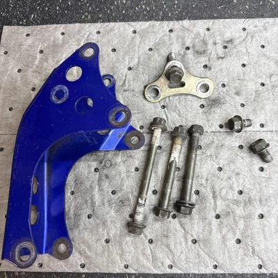 Yamaha TTR125L 2003 OEM motor montaje soportes de retención pernos 5 hp-21316-00-00 Foto 1 de 4