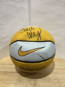 Nike Swoosh 2003-2004 Women’s Basketball Missouri Tigers Autographed Basketball