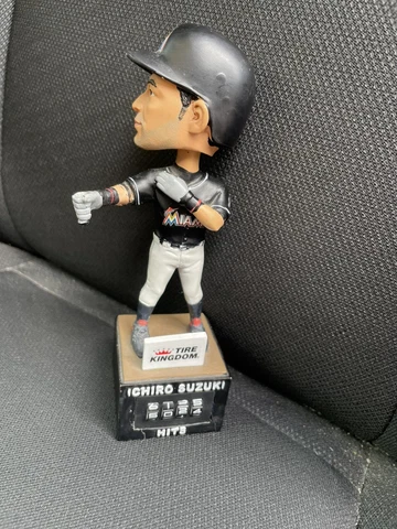 VINTAGE MIAMI MARLINS Ichiro Suzuki #51 2016 BOBBLEHEAD SGA FLORIDA 3000 HITS Cover
