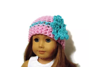 Cappello all'uncinetto adatto per bambole American Girl 18" vestiti per bambole rosa con fiore d'acqua - Foto 1 di 3