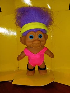 Toy Things Fun Trolls - Troll de entrenamiento con atuendo - cabello púrpura y diadema - Imagen 1 de 7