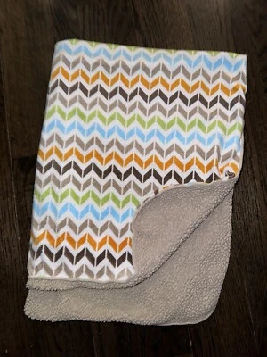 Manta Bebé Recién Nacida Chevron Zig Zag Blanco Marrón Tostado Naranja Verde Azul Sherpa Foto 1 de 4