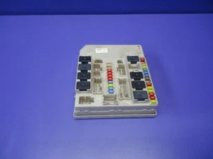RENAULT MODUS, CLIO MK3 FUSE BOX UNIT MODULE GENUINE 456181C - Picture 1 of 2