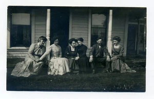 Russells Point Ohio, imagen dramática, gente en porche postal RPPC, condado de Logan - Imagen 1 de 2