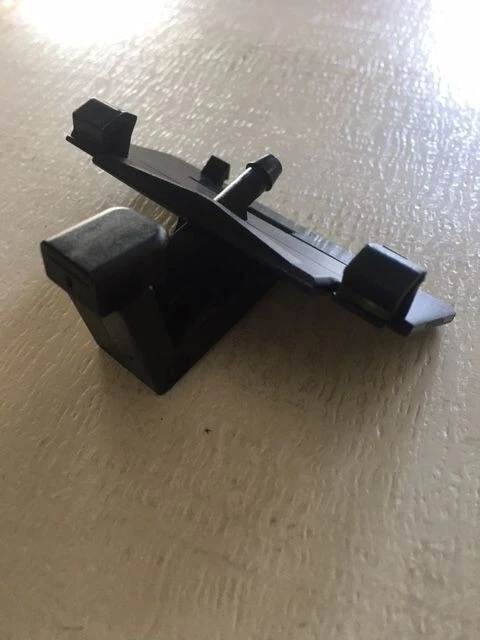 SPRUZZATORE TERGIVETRO UGELLO PARABREZZA ALFA ROMEO GIULIETTA DAL 2010 - Immagine 1 di 1