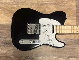 * JIMMY EAT WORLD * signed electric guitar * JIM ADKINS, TOM, RICK & ZACH * 2 - Picture 1 of 2