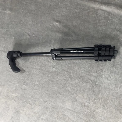 Manfrotto MKCOMPACTACN-BK Compact Action Aluminium Tripod - Image 1 of 4