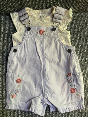 Sonoma Bebé Niña Púrpura Pantalones Cortos Mono 2 piezas Conjunto Flores 6-9m  Foto 1 de 4