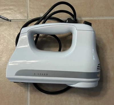 Batidora de mano KitchenAid KHM312WH de 3 velocidades - batidoras extra blancas Foto 1 de 4