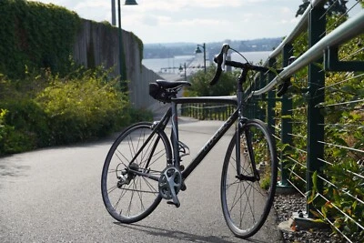 Bicicleta de corrida de fibra de carbono - Imagem 1 de 4