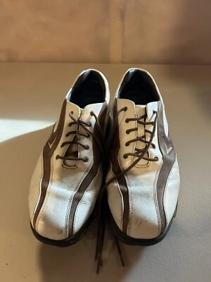 Zapatos de golf Callaway para hombre blancos marrones talla 10,5 con clavos Foto 1 de 4