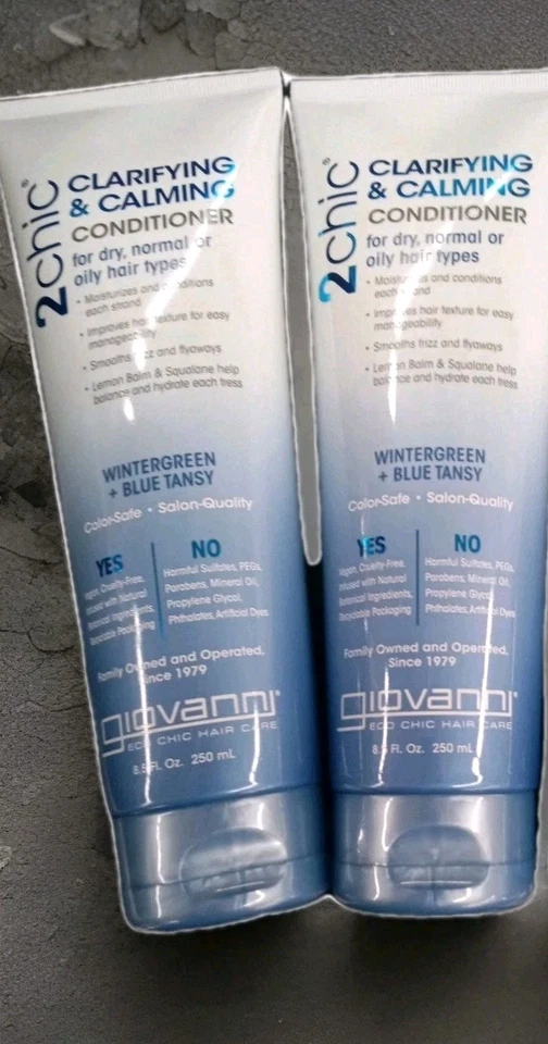 Acondicionador clarificante y calmante Giovanni 2Chic, 2pK 8,5 oz azul verde invierno tanaceto Foto 1 de 3