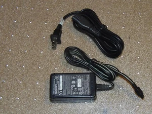 New Genuine Sony HandyCam AC-L200 - 8.4V 1.7A Power Supply Charger - Picture 1 of 1
