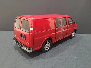 Diecast Promotions GMC Savana 1/25 Rare Red Color Missing Drivers Mirror - Picture 1 of 7