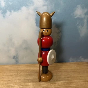 Vintage Danish Viking Spinning Wooden Stapel Toy 7" Holding Shield & Staff - Bild 1 von 4