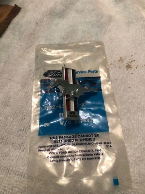 Ford Mustang 1989 25 aniversario tablero emblema insignia e9zz-6104460-a nuevo nos Foto 1 de 2